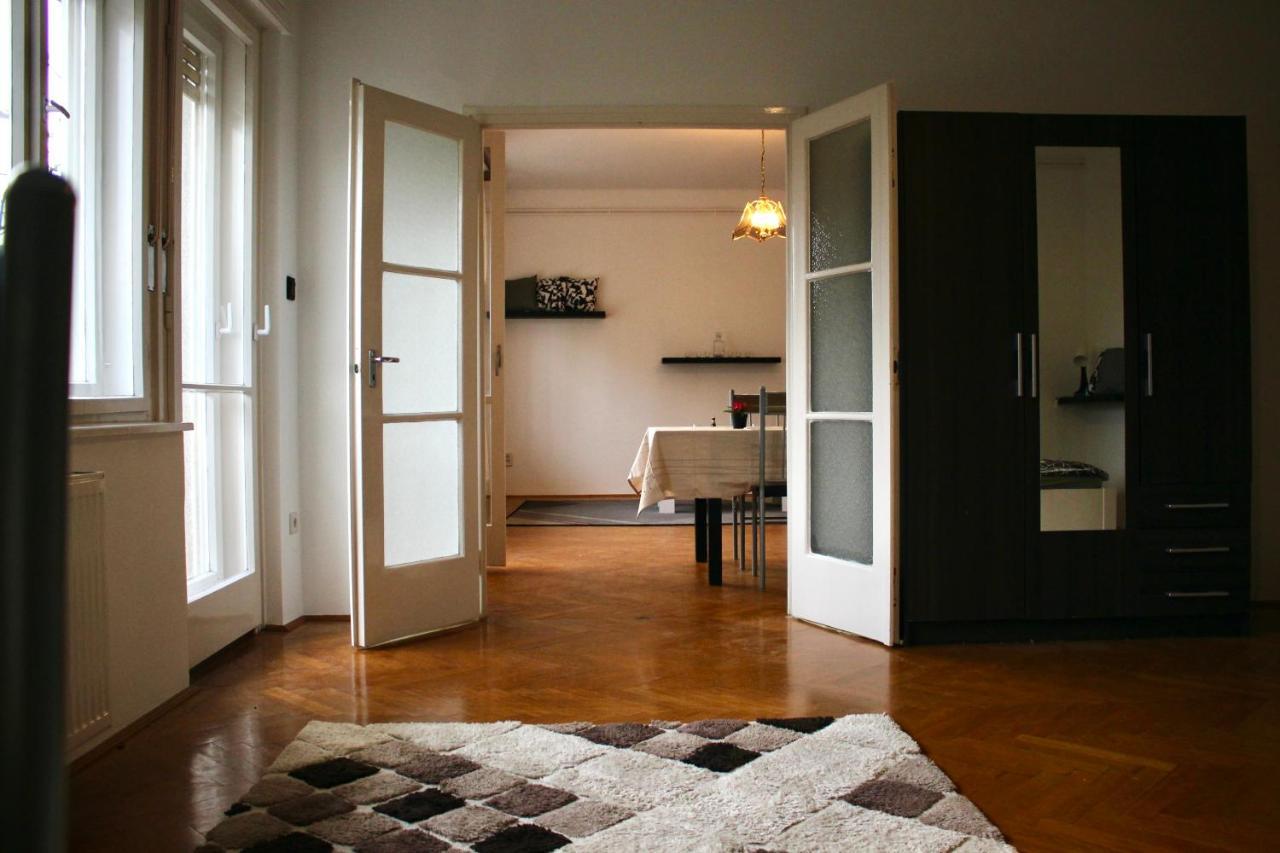 Castle Stallion Apartment Budapest Bagian luar foto