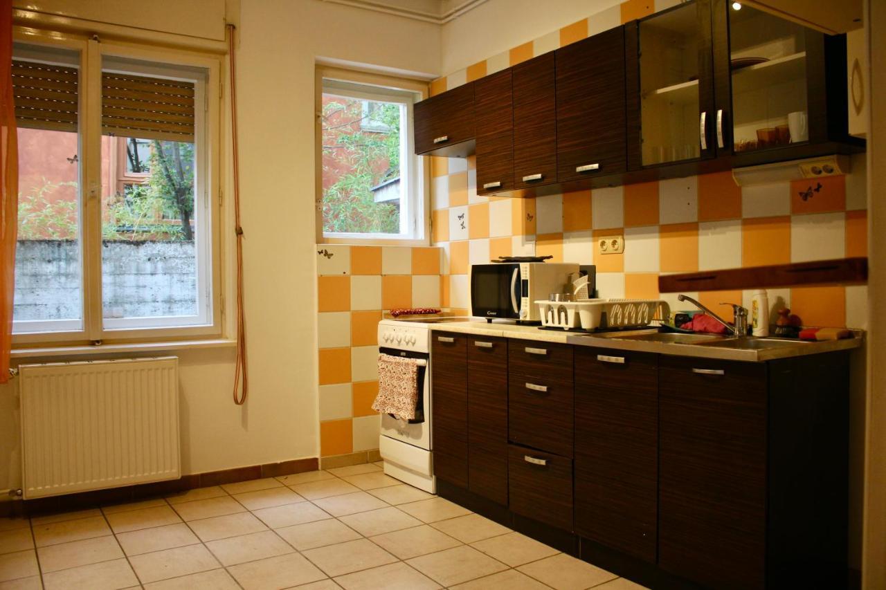 Castle Stallion Apartment Budapest Bagian luar foto