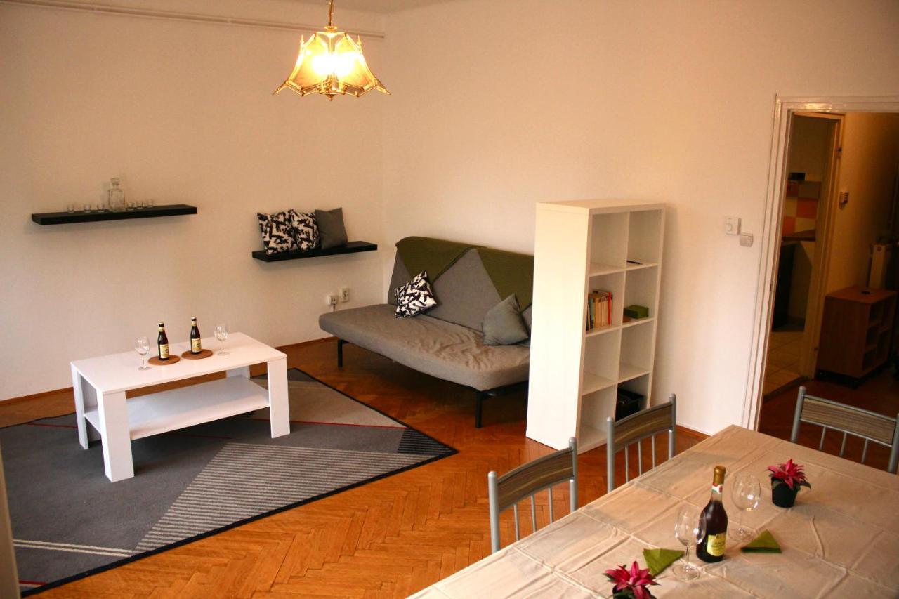 Castle Stallion Apartment Budapest Bagian luar foto