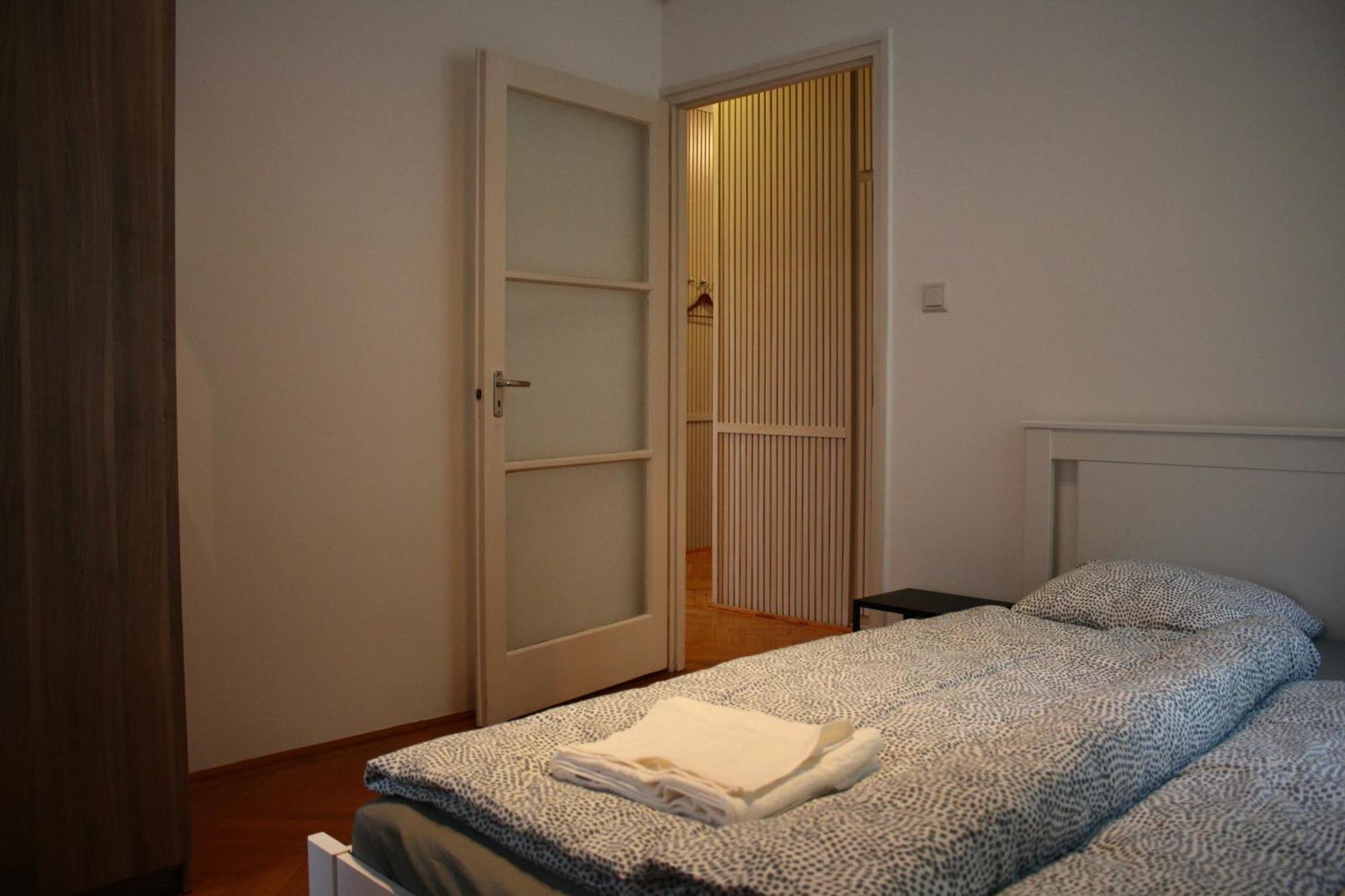 Castle Stallion Apartment Budapest Bagian luar foto